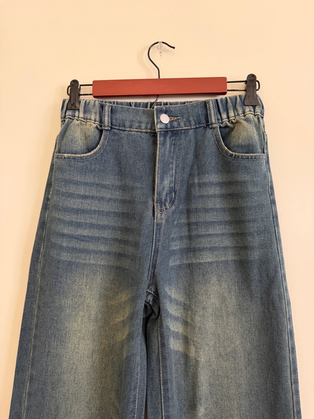 Wide Leg High-Rise Women’s Jeans in Blue - Picture 7 of 14